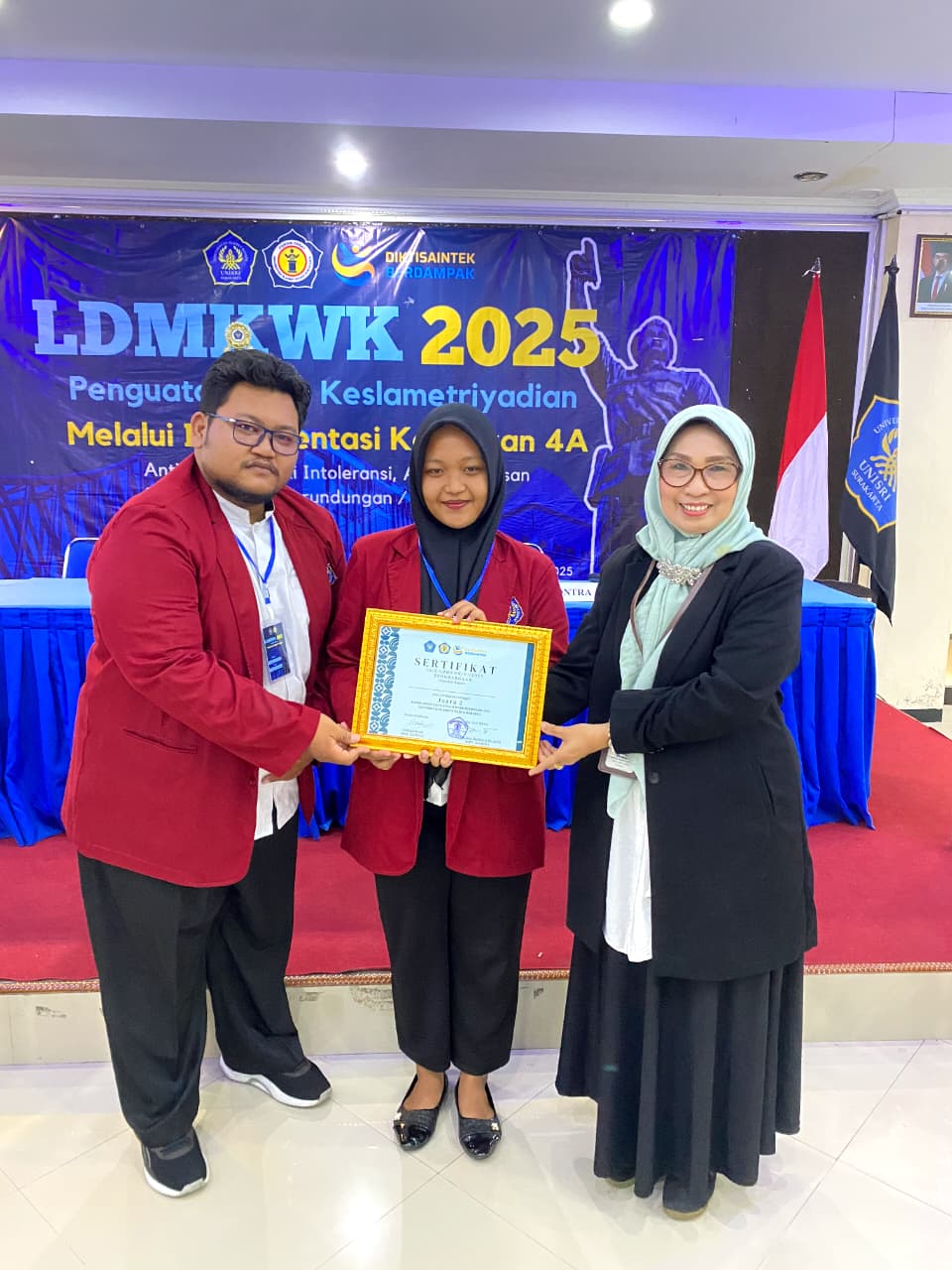 Juara 2 Lomba Debat MKWK Universitas Slamet Riyadi Surakarta